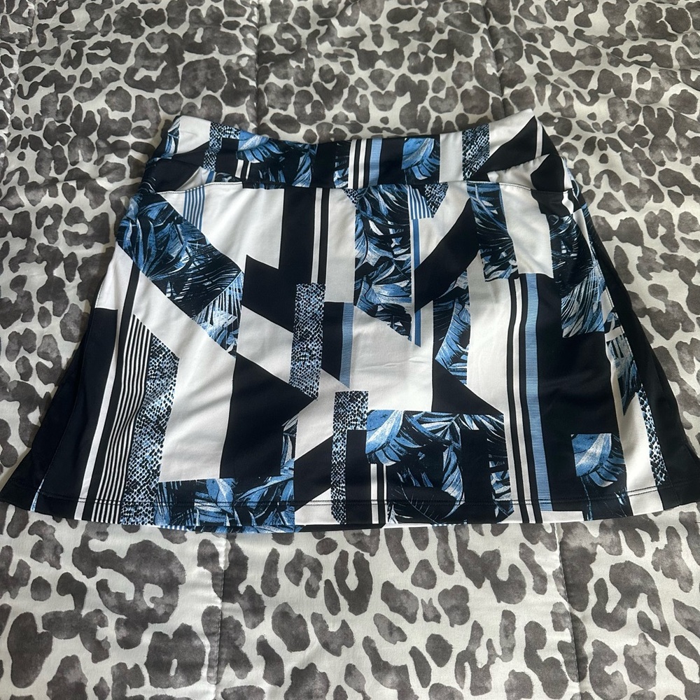 Tail White Label golf geometric skort, ladies Sz MD